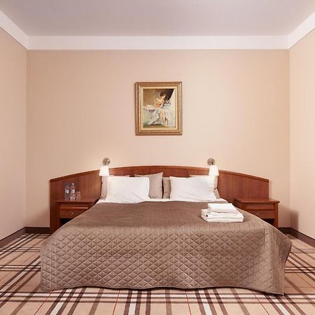 Hotel Anton By Dns Pruszków Eksteriør bilde