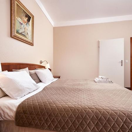 Hotel Anton By Dns Pruszków Eksteriør bilde
