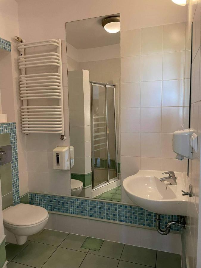 Hotel Anton By Dns Pruszków Eksteriør bilde