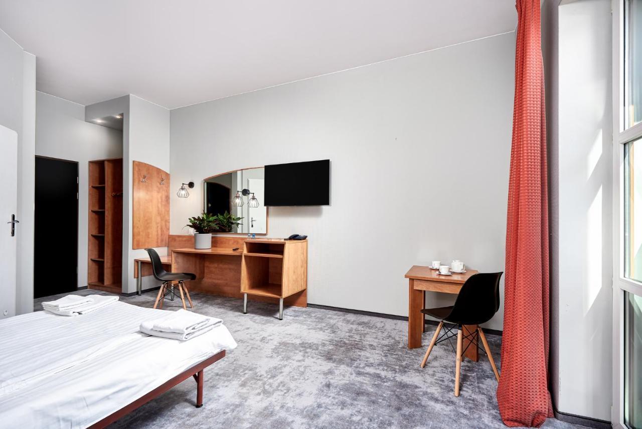 Hotel Anton By Dns Pruszków Eksteriør bilde