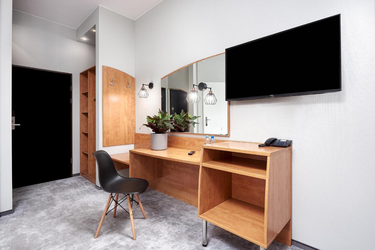 Hotel Anton By Dns Pruszków Eksteriør bilde