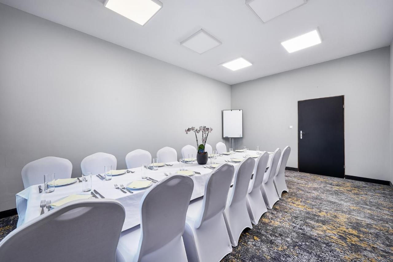 Hotel Anton By Dns Pruszków Eksteriør bilde