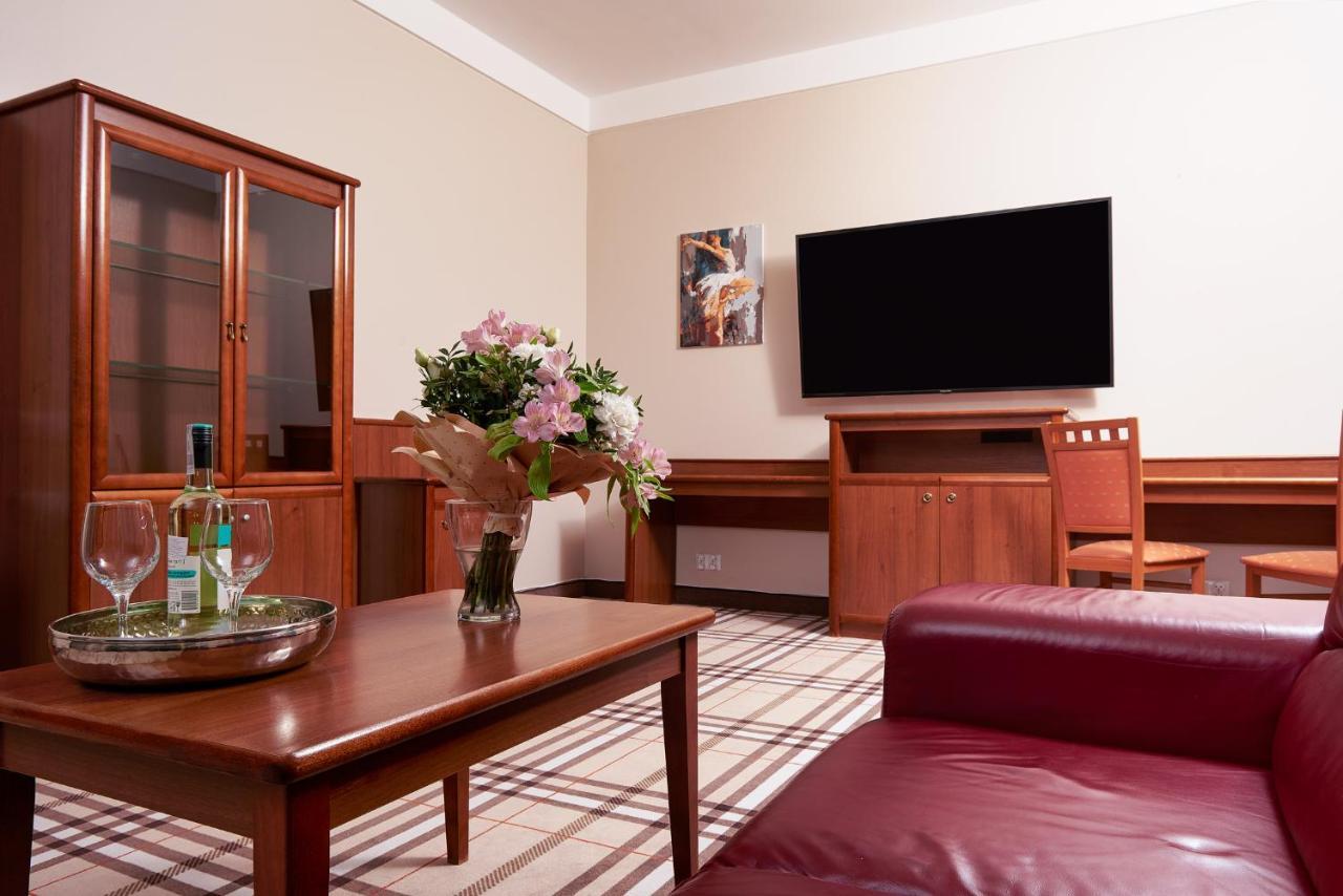Hotel Anton By Dns Pruszków Eksteriør bilde