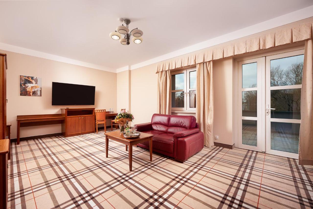 Hotel Anton By Dns Pruszków Eksteriør bilde